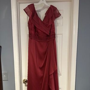 Jade dress size 14,  beautiful berry color, flowy fabric